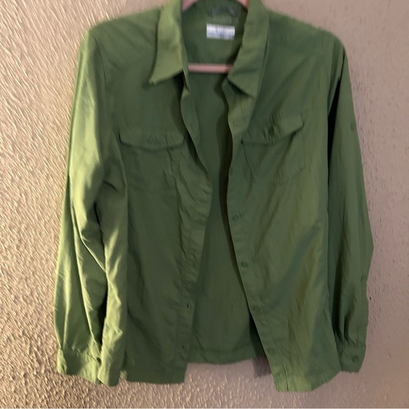 Columbia Jackets & Blazers - Columbia Women's Olive Green Omni Shade Protection Long Sleeve Size Xl
